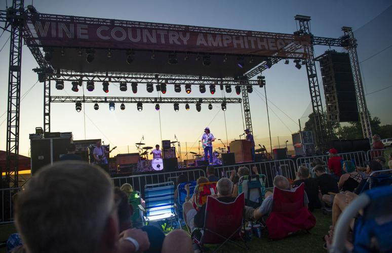 Blues Traveler, Big Head Todd play for young, older fans at Walla Walla