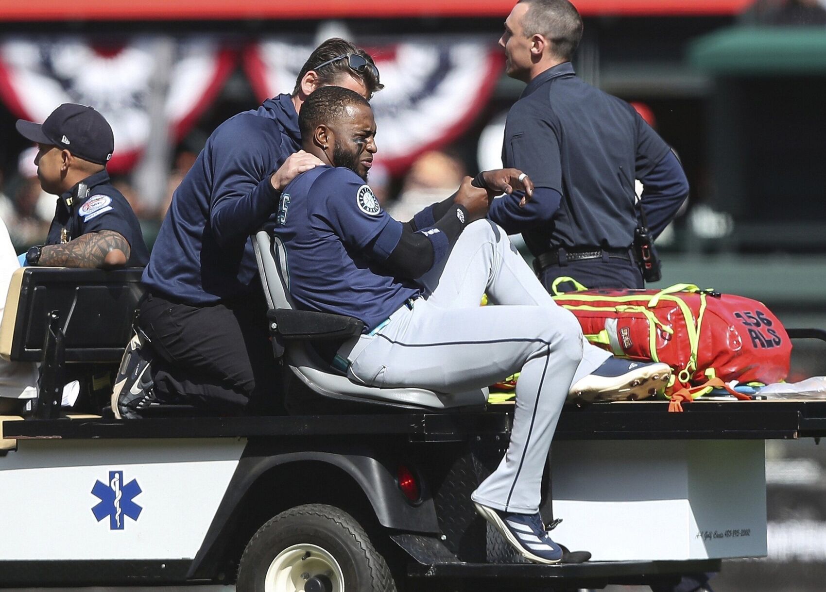 Giants walk off Mariners again; Victor Robles carted off with arm injury |  | union-bulletin.com
