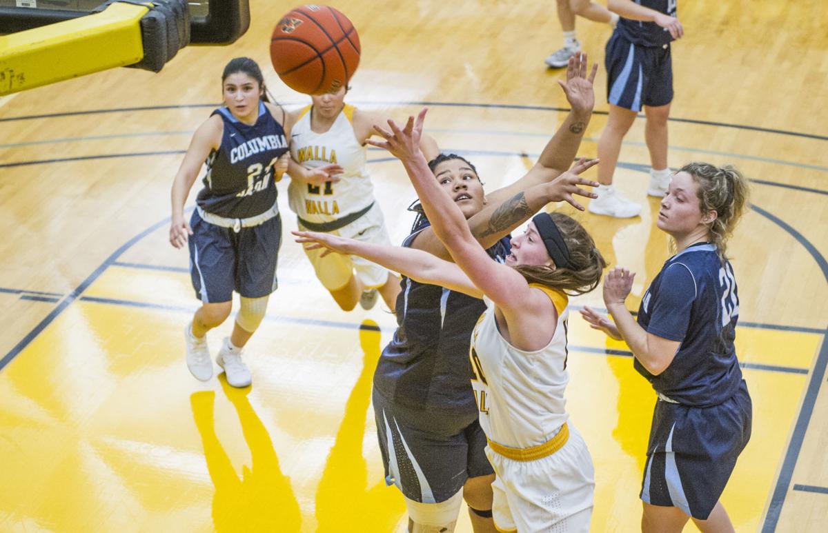 Wwcc Women Smother Hawks For 18th Win Walla Walla Community