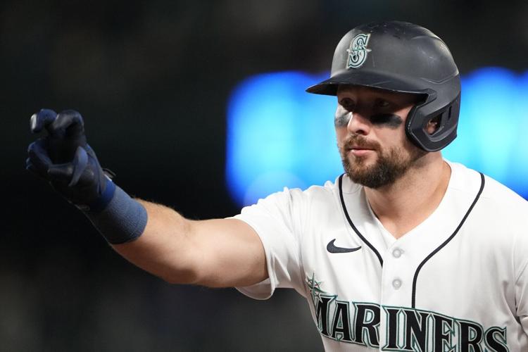 J.P. Crawford delivers again as Mariners beat Rangers, keep