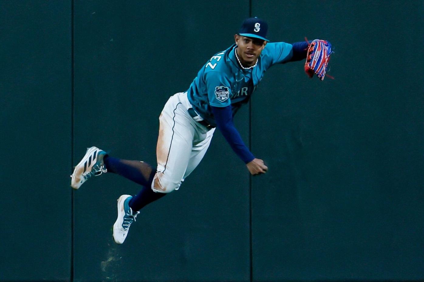Julio Rodríguez Announced as Rawlings® American League Gold Glove Finalist, by Mariners PR, Oct, 2023