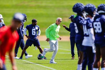 Why Seahawks coach Pete Carroll still runs sprints at practice