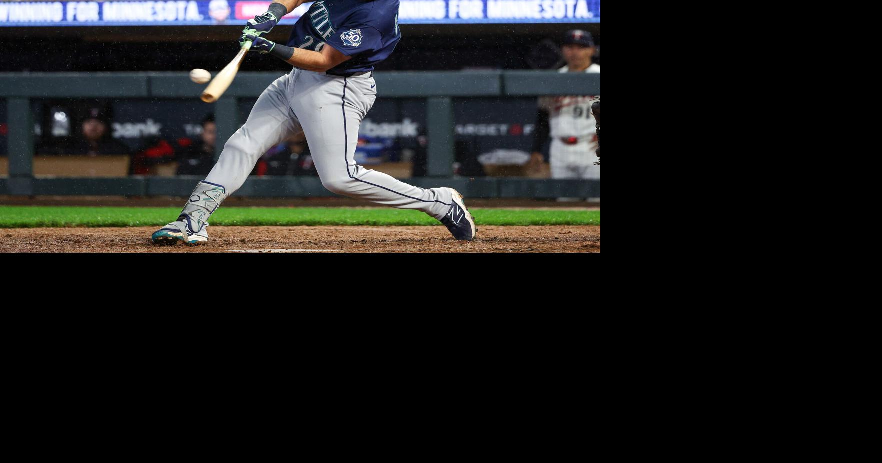 Mariners catcher Cal Raleigh sitting out a 3rd straight game due to a sore right side