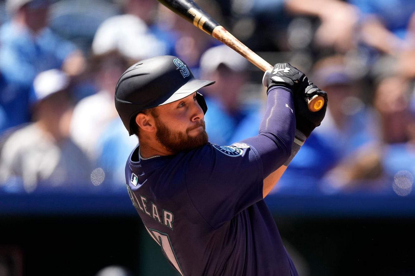 Mariners extra Tyler Locklear showing signs of improvement in