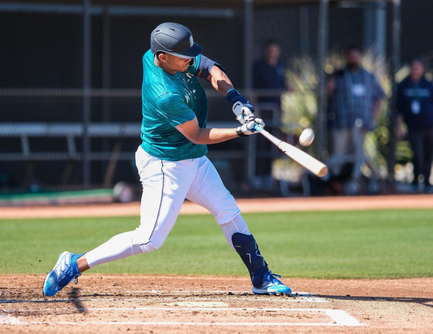 Mauricio shines in MLB debut, Senga strikes out 12 as Mets cool off  1st-place Mariners 2-1