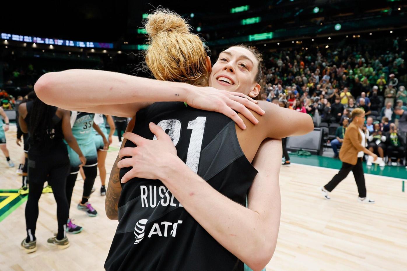 Larry Stone: New jersey, but familiar-looking Breanna Stewart returns to  Seattle, National Sports