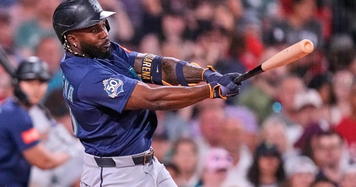 Photos: Mariners at Red Sox