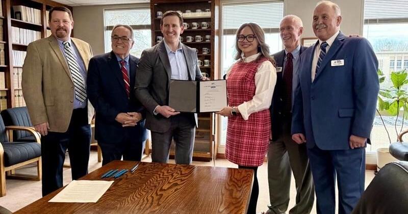 Port of Walla Walla signs interlocal agreement with ports in Tri-Cities, Seattle, Tacoma