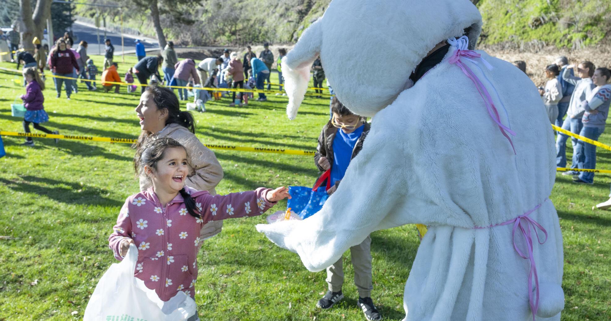 Children collect about 150 pounds of candy at Milton-Freewater egg hunt - Vimarsana News