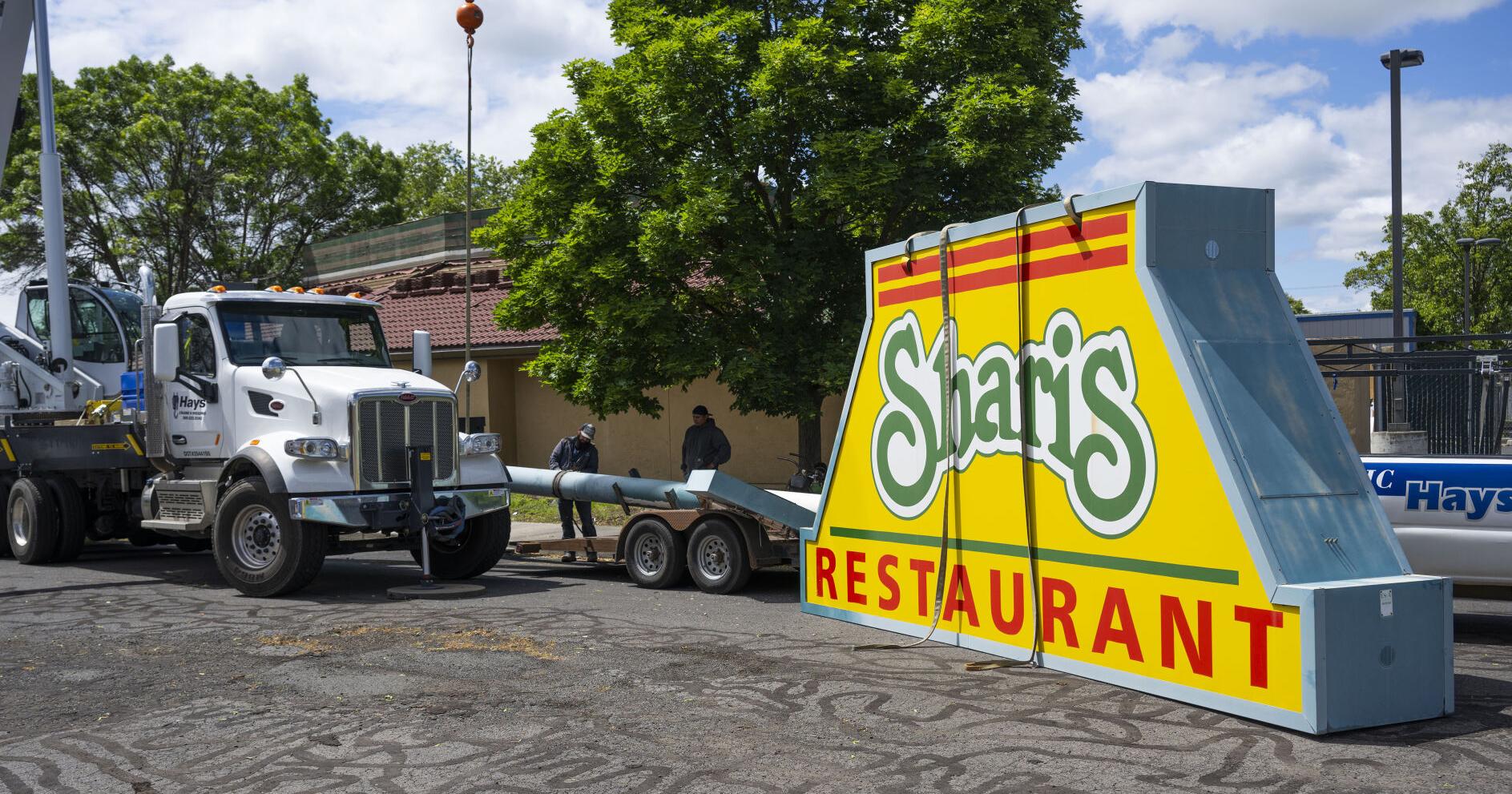 Shari's Cafe & Pies sign comes down in Walla Walla | Business - Vimarsana News