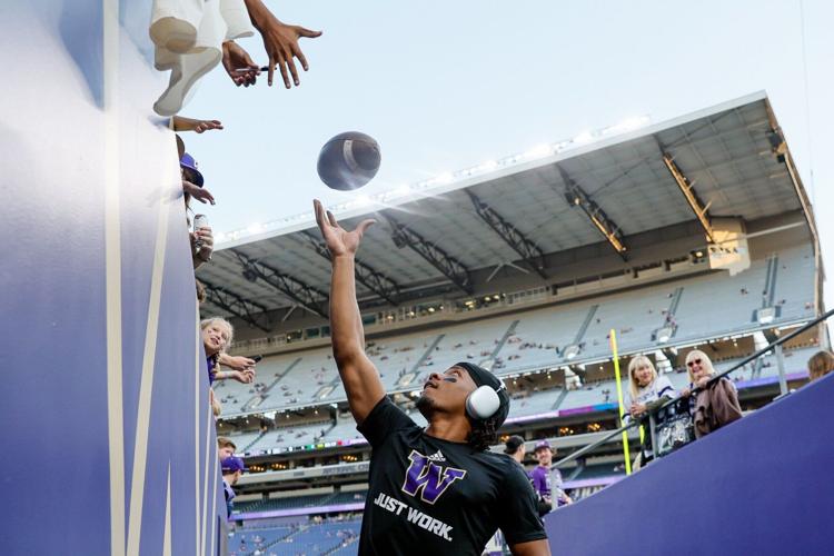 Huskies and fans embrace change — and familiarity — as new era begins ...