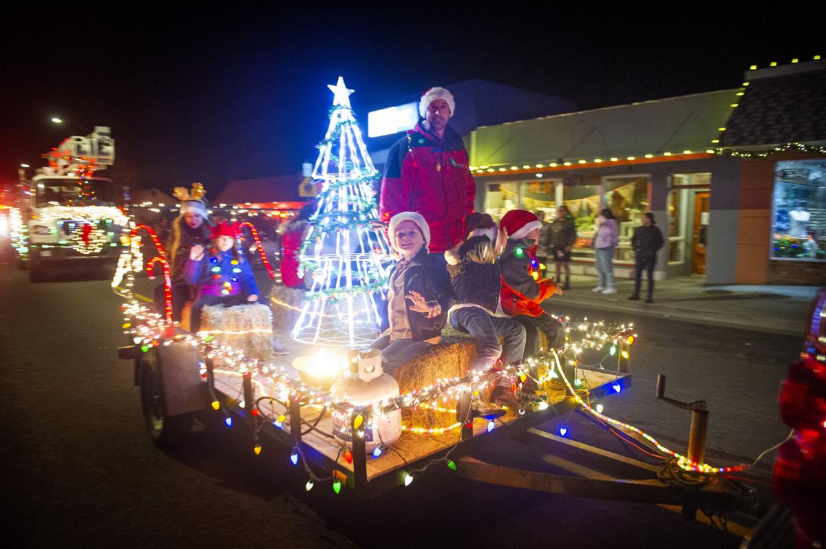 Milton Christmas Parade 2022 Photos: Milton-Freewater Christmas Magic Parade Of Lights 2021 | |  Union-Bulletin.com