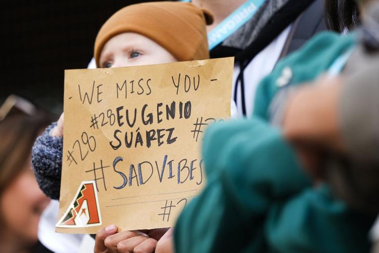 Mariners notebook: Only ‘good vibes’ for Eugenio Suarez in return to