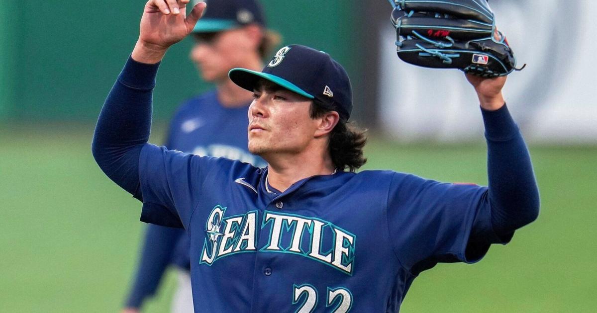 Photos: Mariners battle Pirates in Pittsburgh
