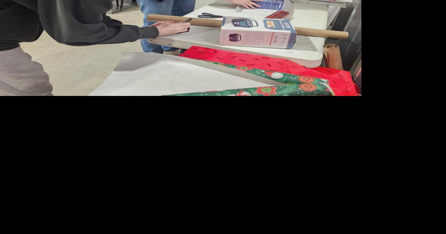 Cassina High hosts 4th annual Christmas store, feast for students