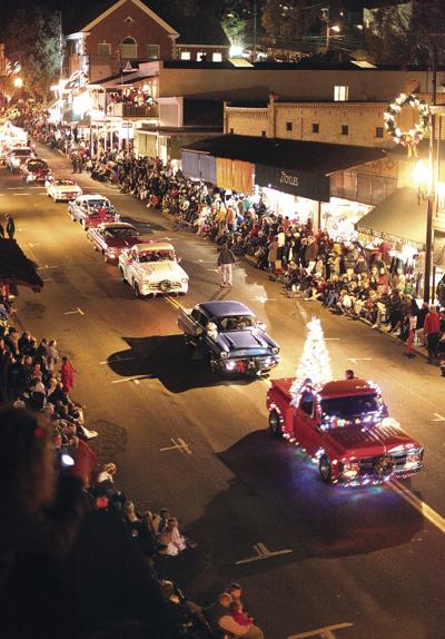Sonora Christmas Parade 2022 Will Sonora's Annual Christmas Parade Move Forward After Council Vote? |  News | Uniondemocrat.com