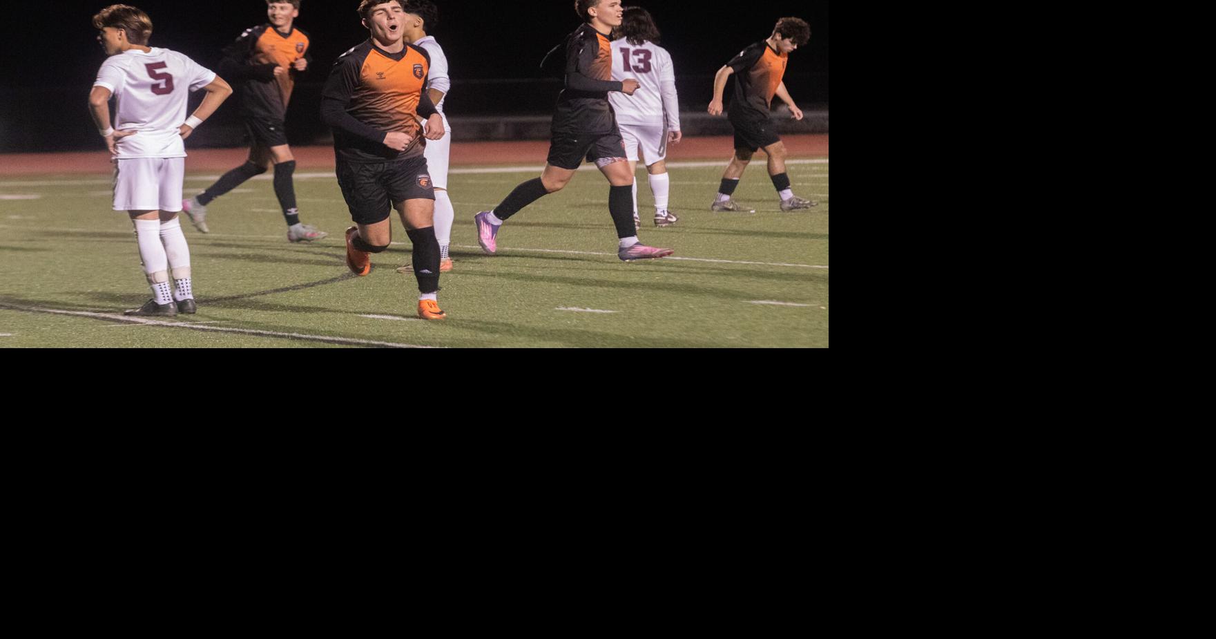 Summerville vs. Riverbank boys soccer