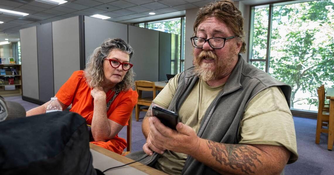 How social work interns are changing lives at these public libraries