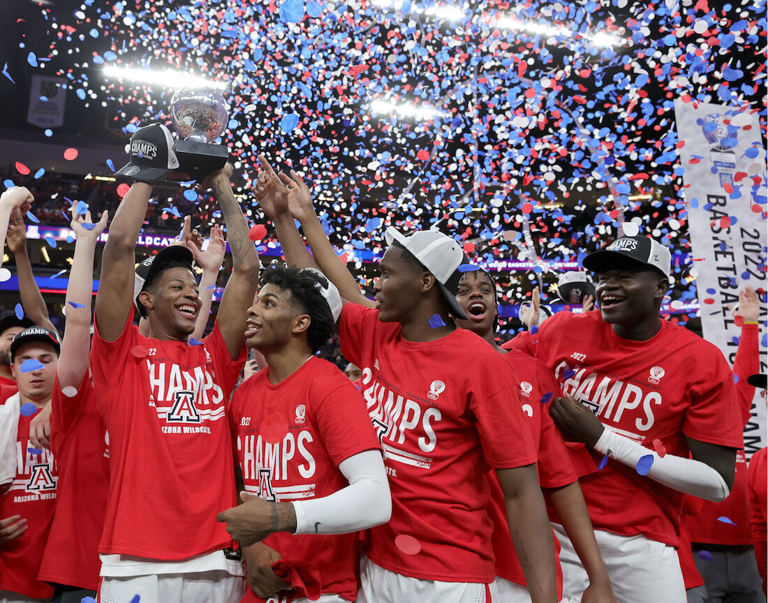 Michigan Stuns Houston With Wild Buzzer Beater In NCAA Tournament