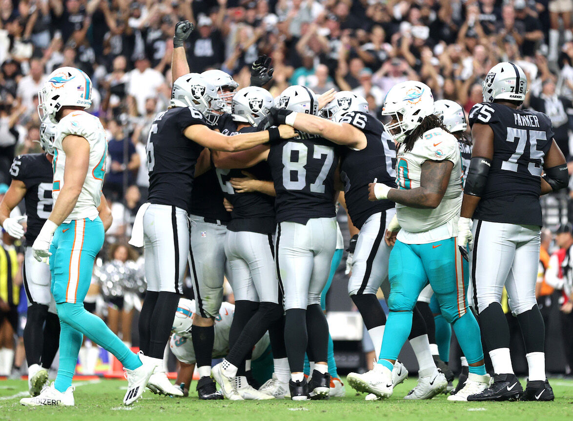 Carlson's field goal gives Raiders 31-28 OT win over Miami - The