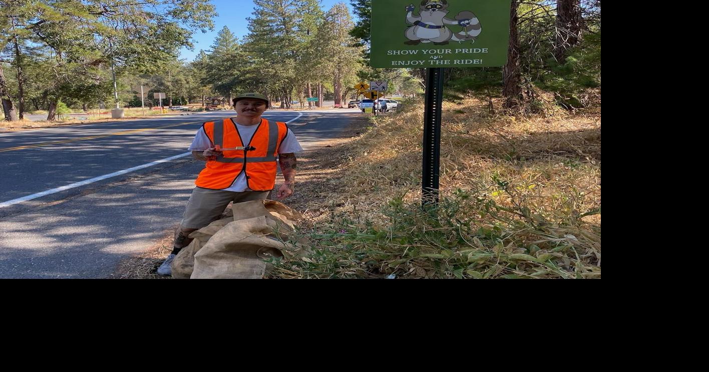 Volunteers will help pick up trash Saturday during the annual Groveland Facelift