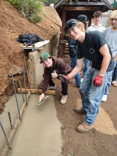 Sonora High students retaining wall project touted as example of how ...