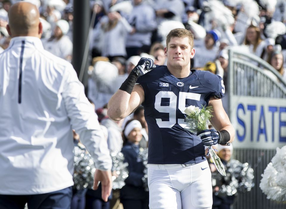 Carl Nassib's debut as an openly gay NFL player is a big deal - Los Angeles  Times