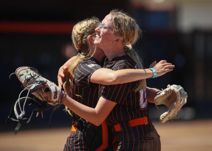 Sonoma Valley defeats Moreau Catholic in softball semifinal