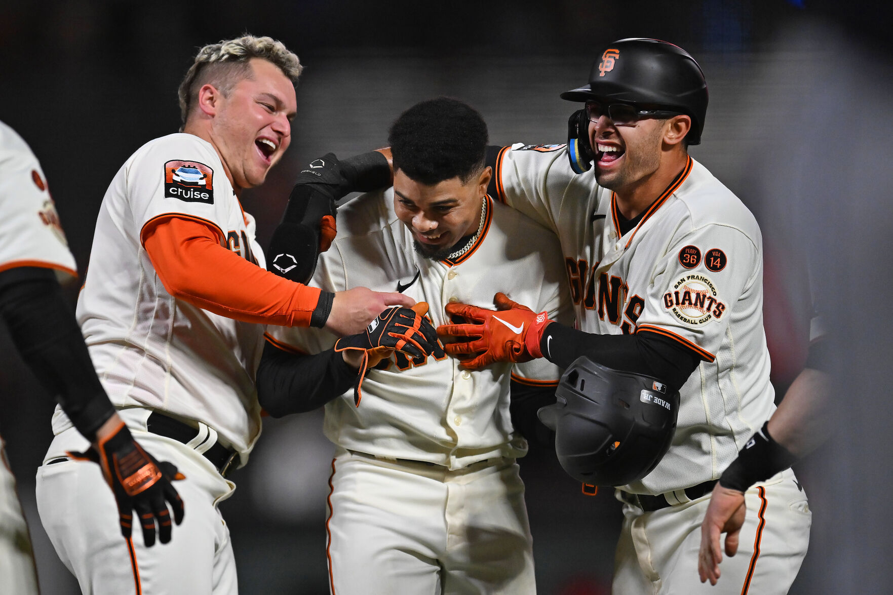 Despite miscues, SF Giants earn walk-off win to keep pace in NL wild card race Sports uniondemocrat