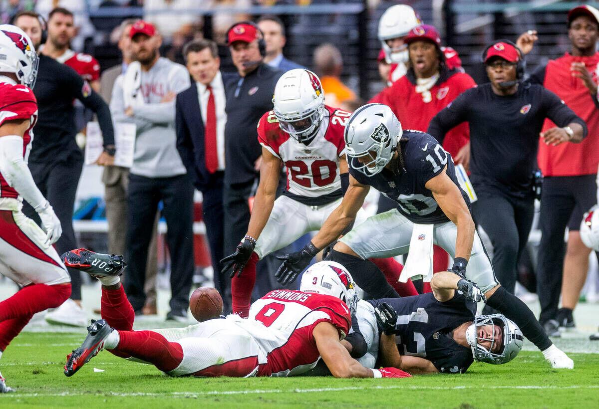 Derek Carr ends zany opening win in Las Vegas with an overtime TD