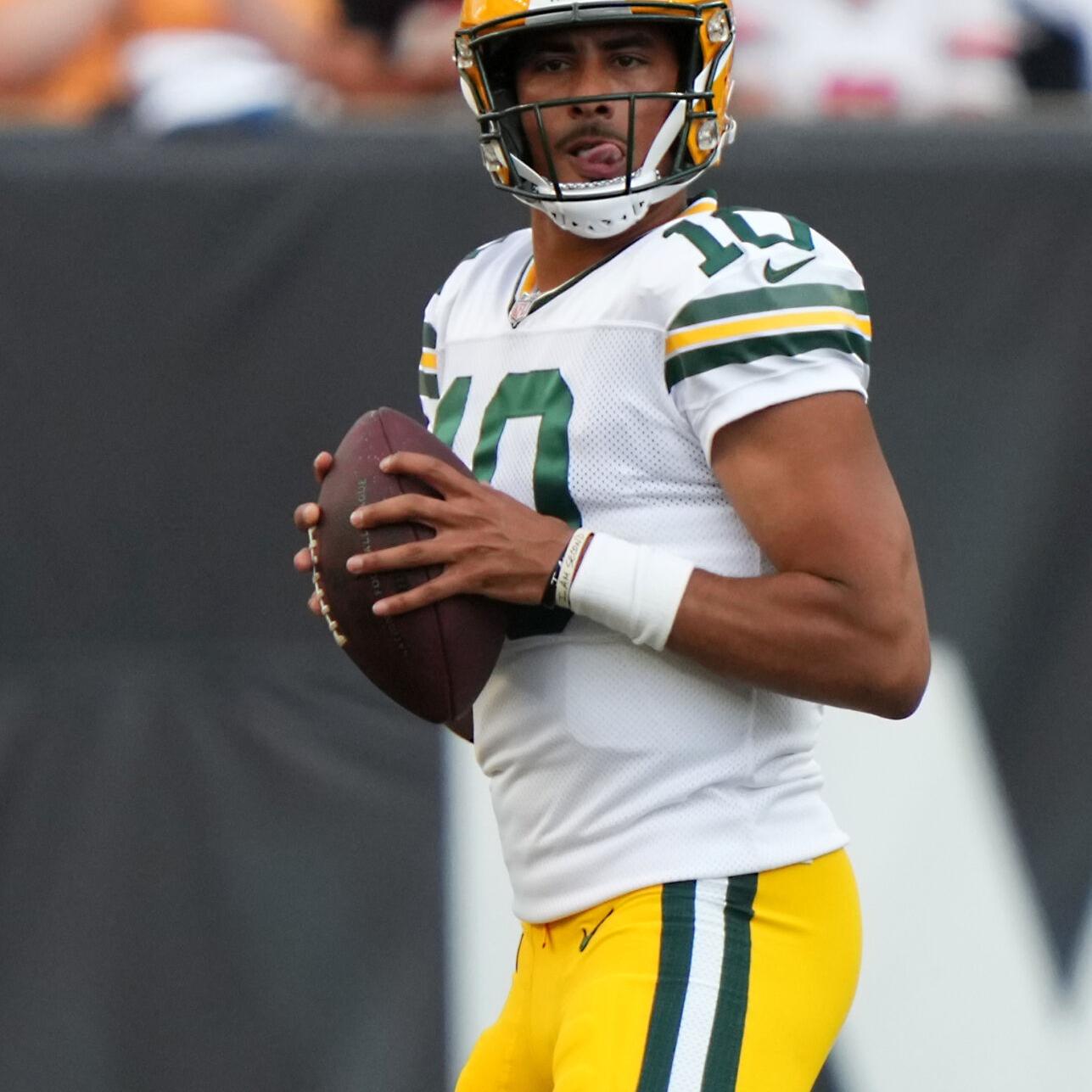 Packers quarterback Jordan Love takes over for a legend and leads