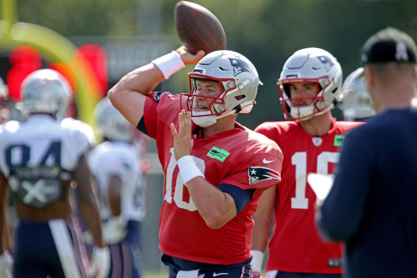 Jones starts for Patriots but quickly gives way to Zappe