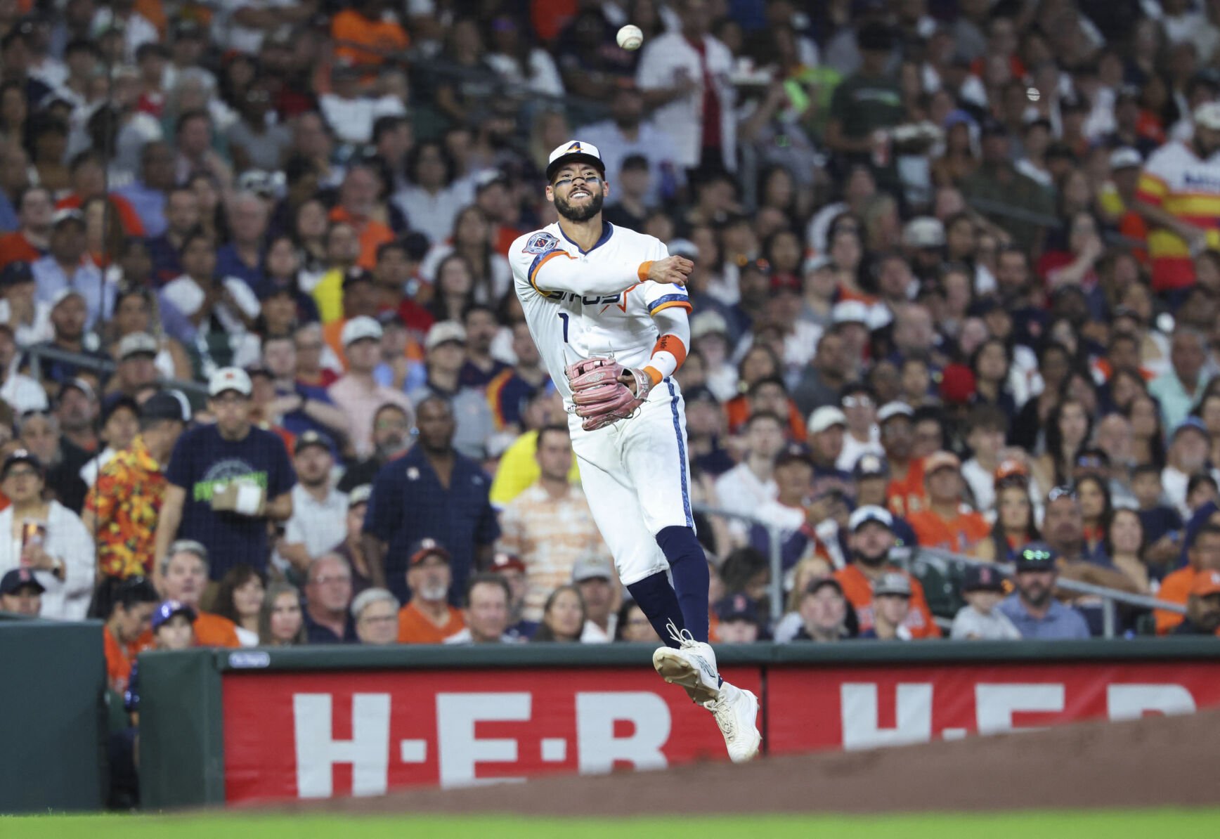 Cristian Javier returns, wins 2025 debut as Astros trim Red