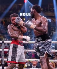 SPORTS-CRAWFORD-THRASHES-SPENCE-WELTERWEIGHT-SUPERFIGHT-17-LV.jp
