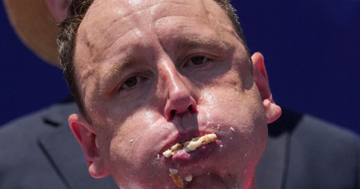 Joey Chestnut eats 71 hot dogs to reclaim hot dog eating title