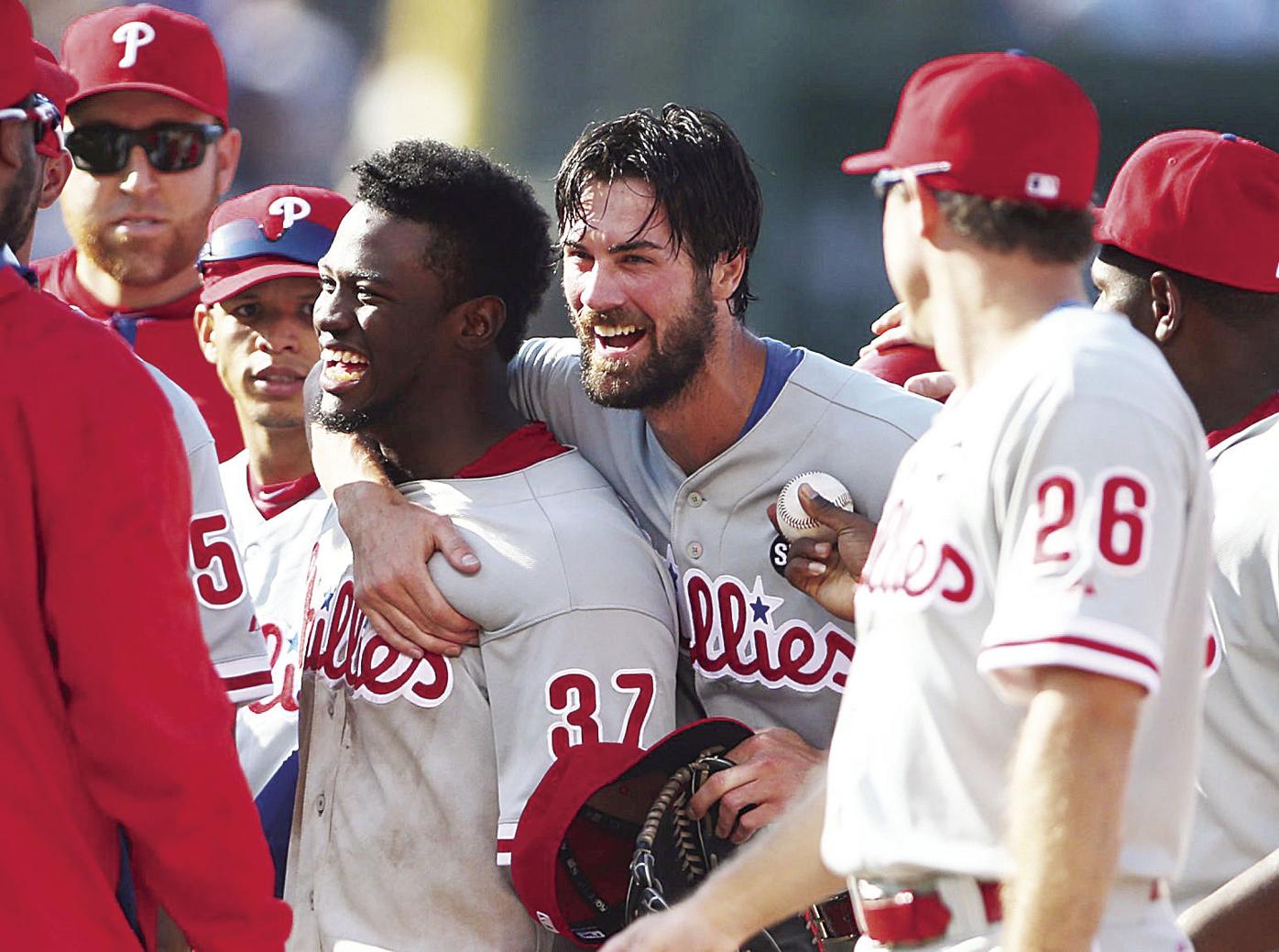 Cole Hamels throws first career no-hitter vs. Cubs