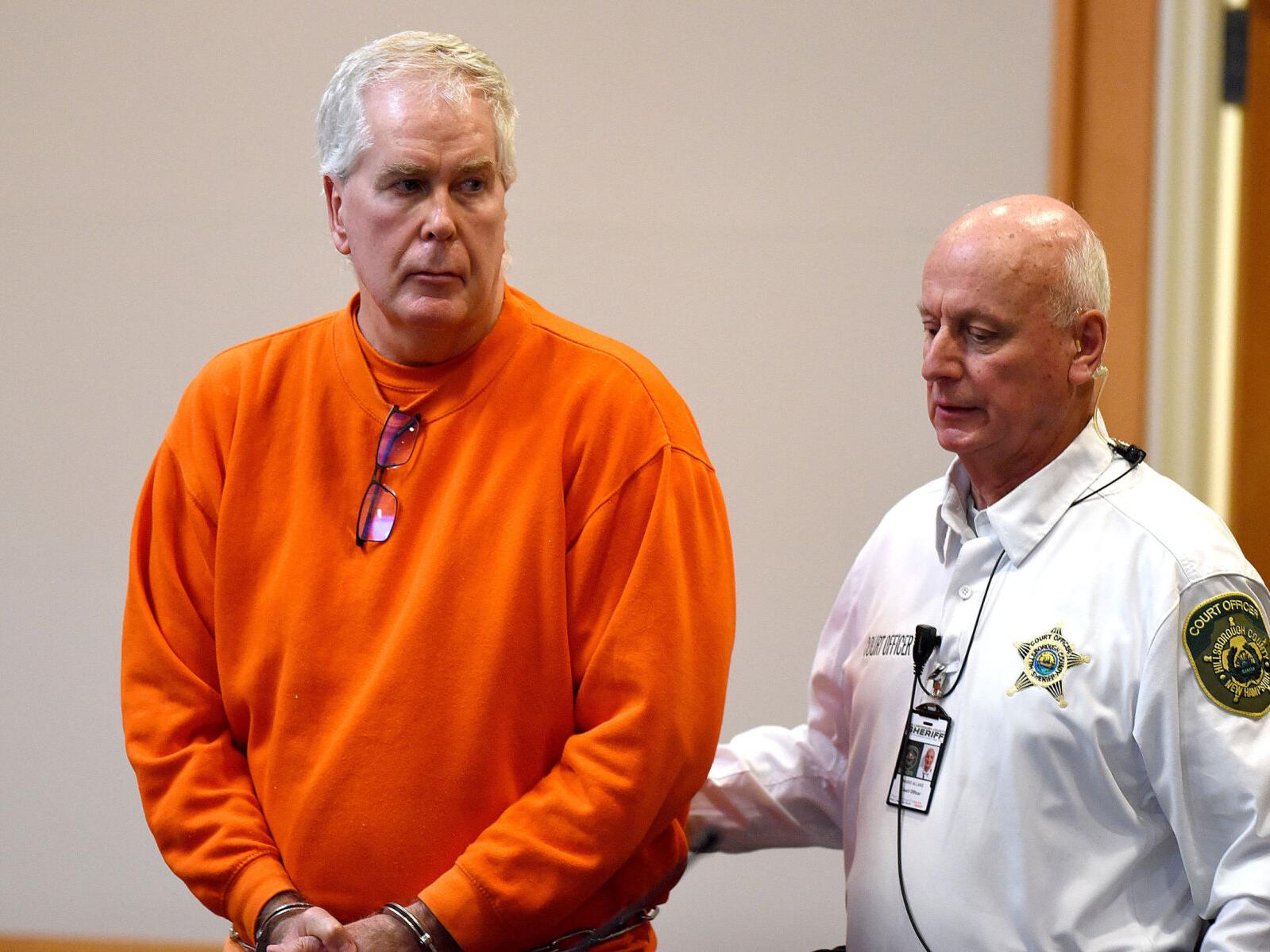 Graduation and recognition at sheriff's office, image size:1599x1199