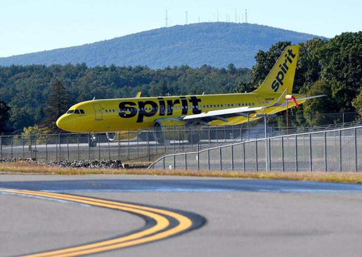 Spririt Airlines taxis