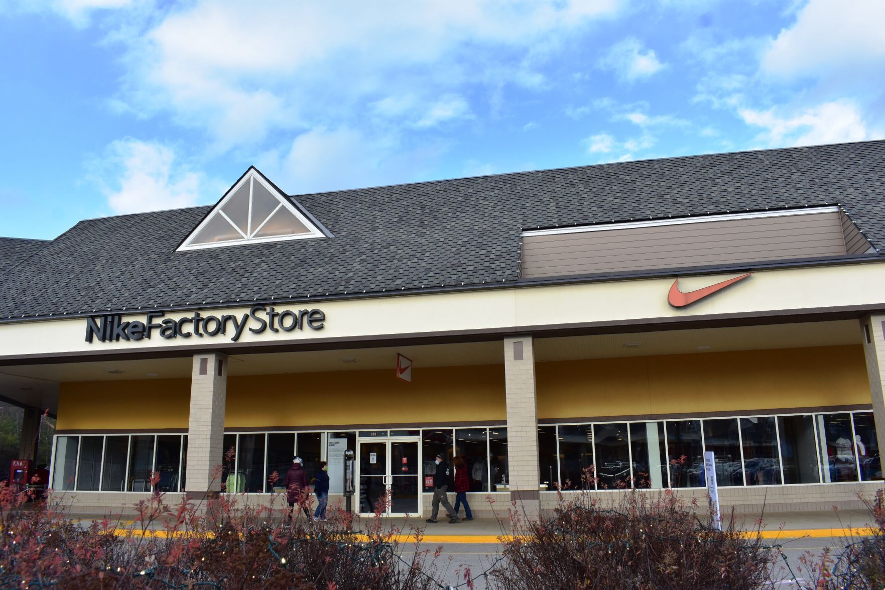 closest nike store in wv