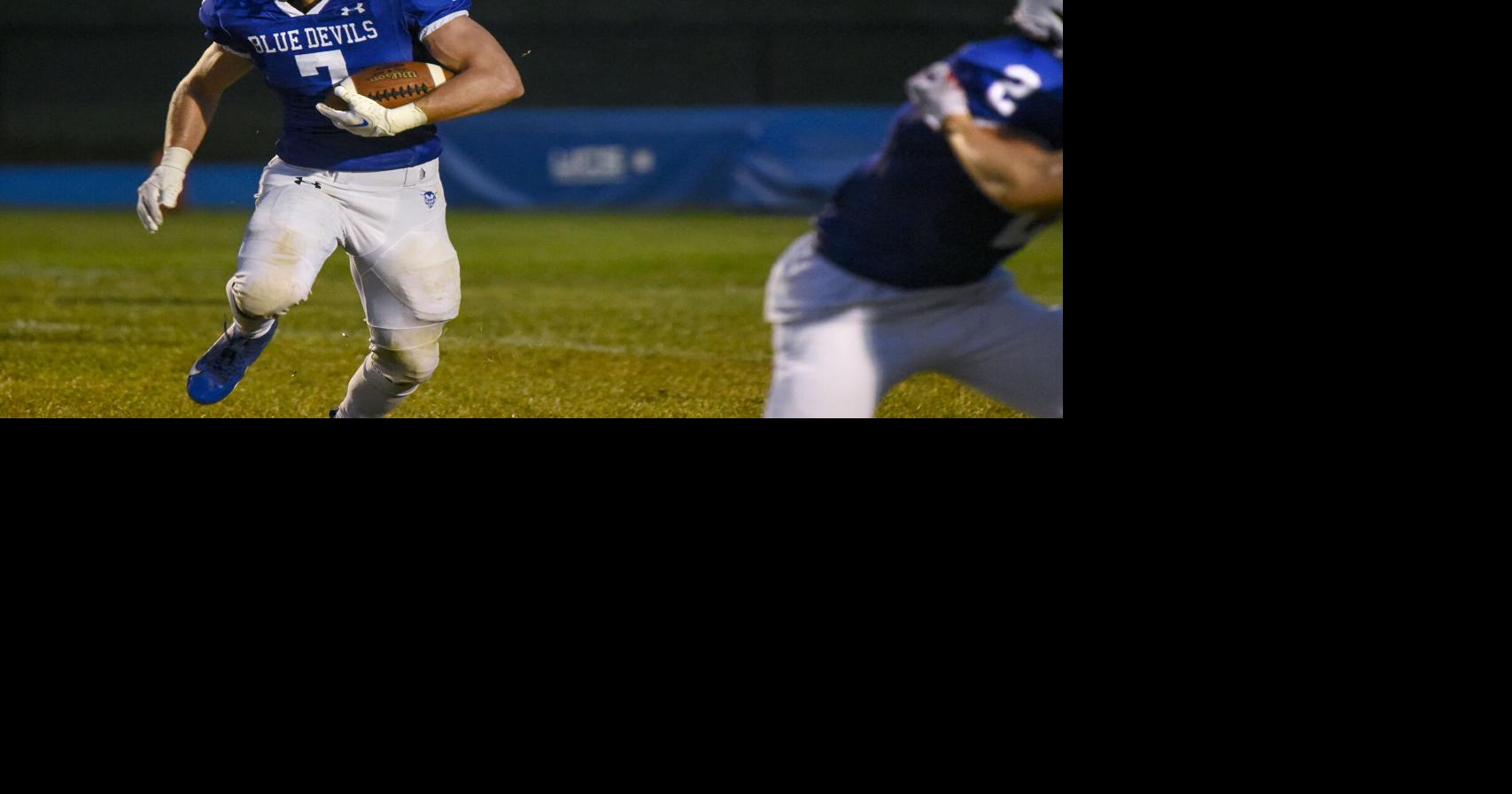 High school football Salem edges Windham on late score Sports