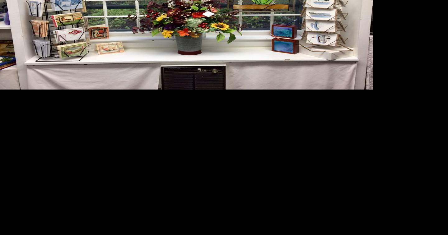 The Craftworkers’ Guild Holiday Craft Shop