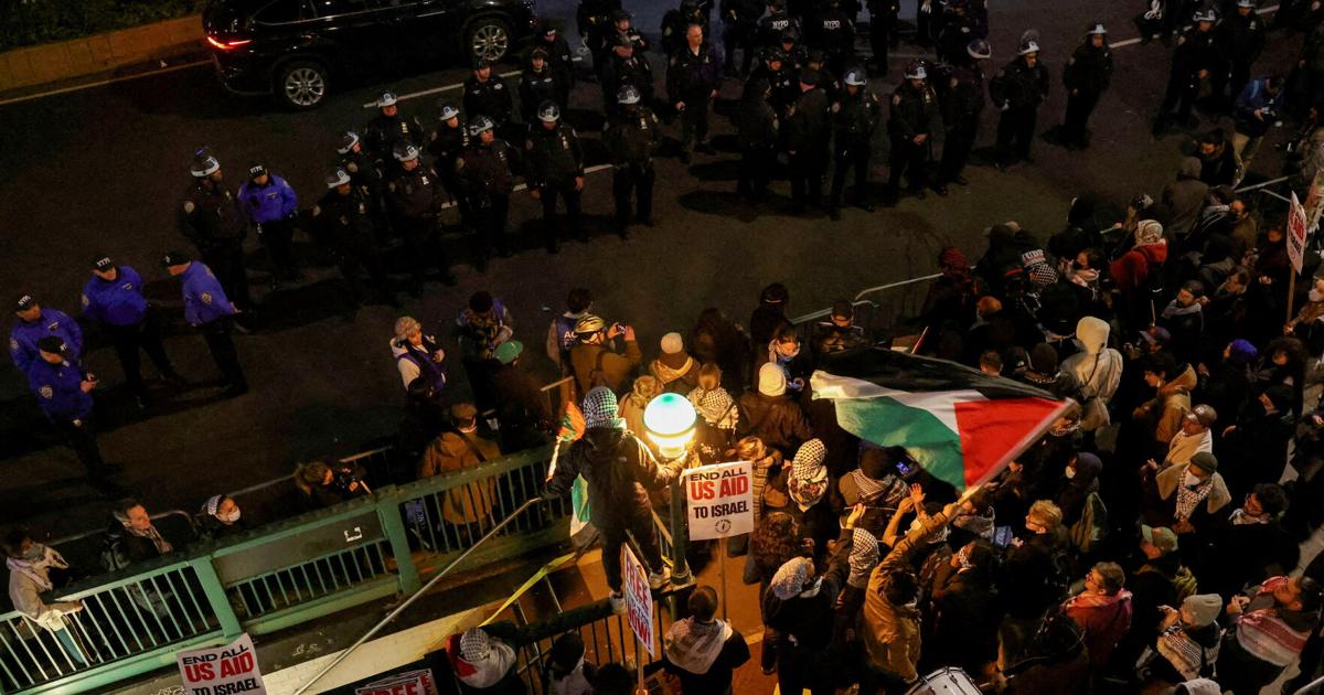 Amid protests and police raids, US schools try to keep the peace at ...