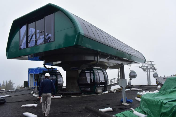 Bretton Woods Ski Area 8person gondola is a room with a view Local