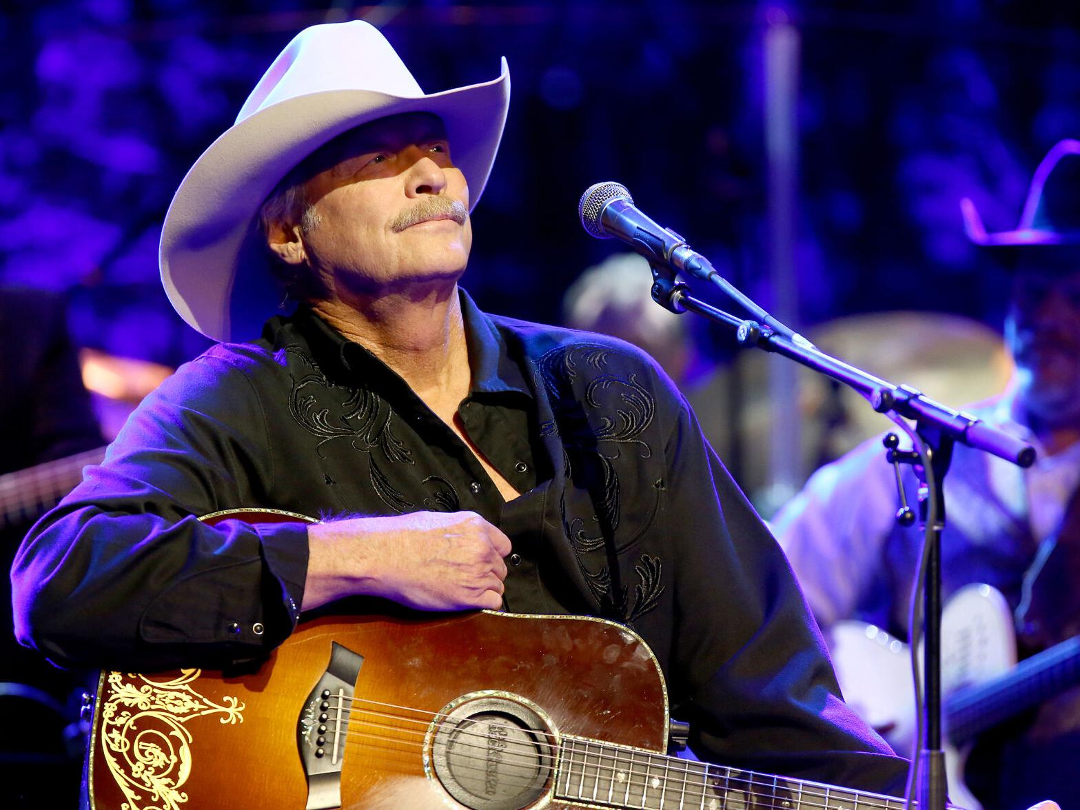 Alan Jackson says he's 'hanging it up full time' — right after one last  country music tour | Back Page | unionleader.com