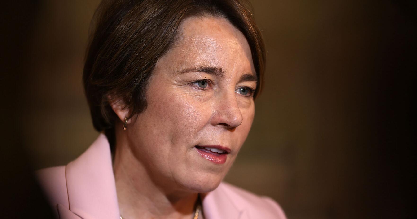 Massachusetts migrant-family shelter program kicks out more than 20 people for 'inappropriate actions' | Politics - Vimarsana News