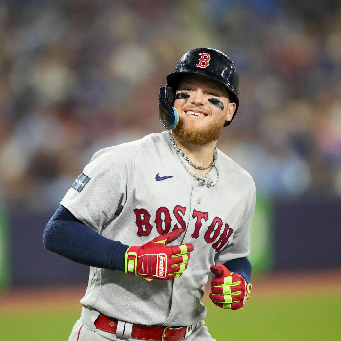 Justin Turner thanks Red Sox fans for support after scary injury