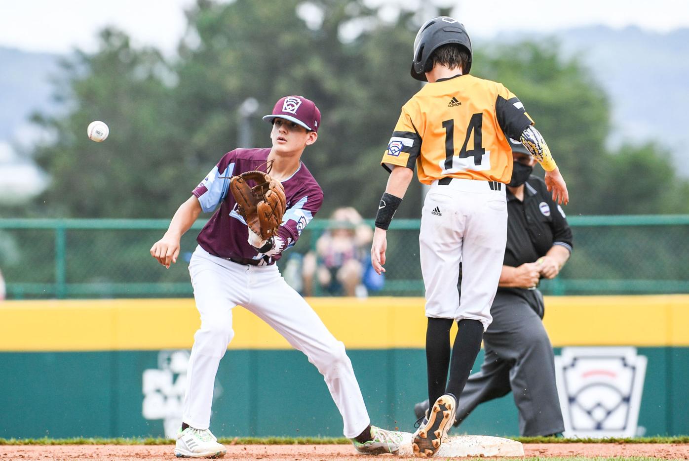 North Manchester Hooksett tops Tennessee, stays alive at Little League