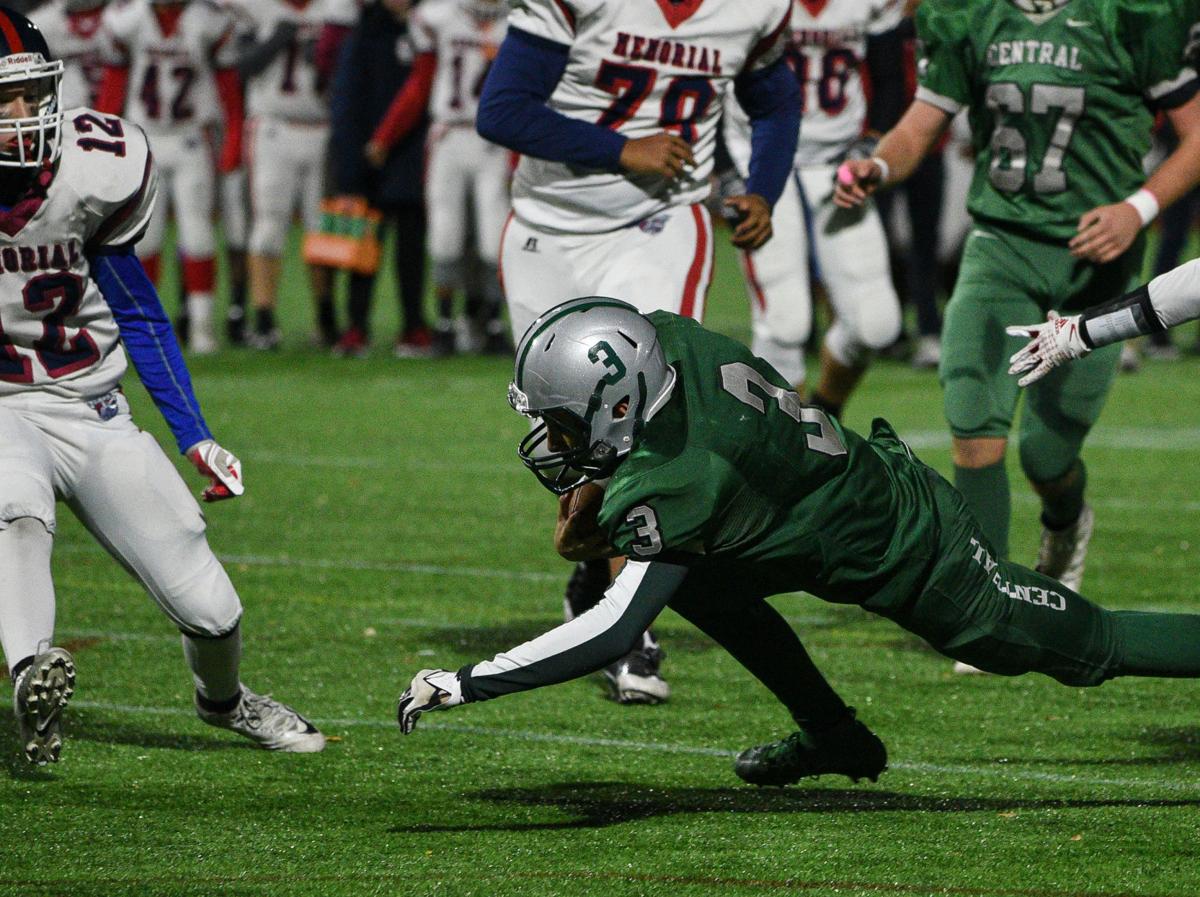 High School Football Central Breezes Past City Rival Memorial 42
