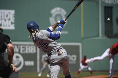 Tapia, Blue Jays continue to clobber Red Sox, Red Sox
