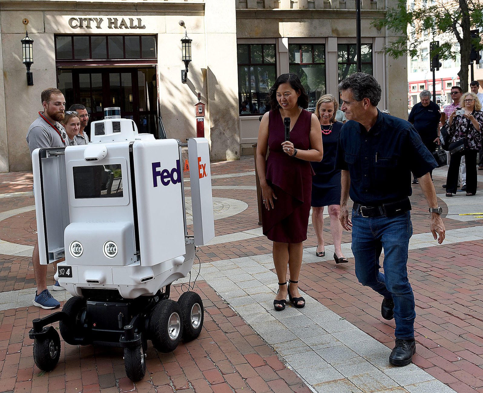 fedex sameday robot